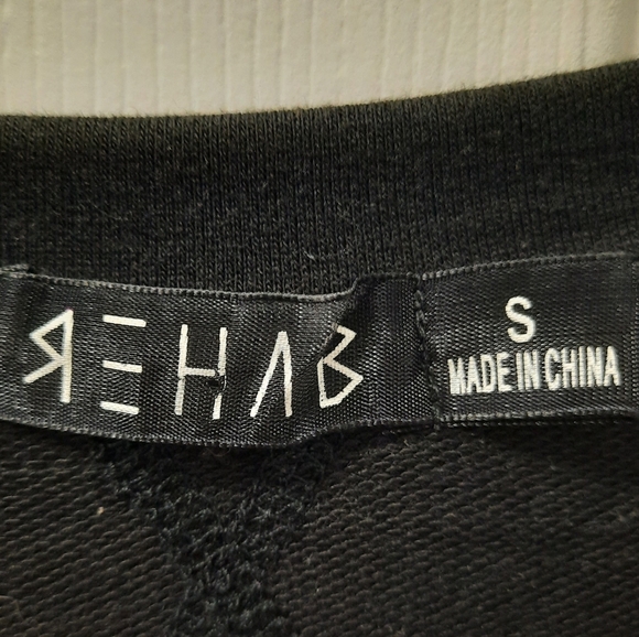 REHAB Crop Top - Picture 2 of 2